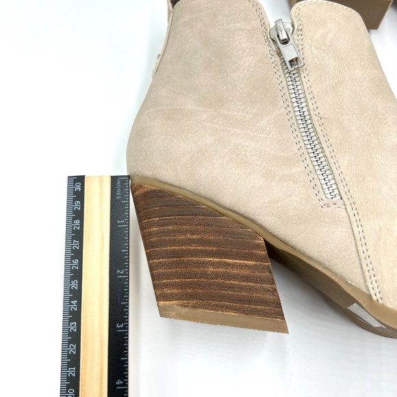 DV Dolce Vita‎ Size 9 Beige Taupe Faux Vegan Leather Western Ankle Boots Shoes - Picture 15 of 15